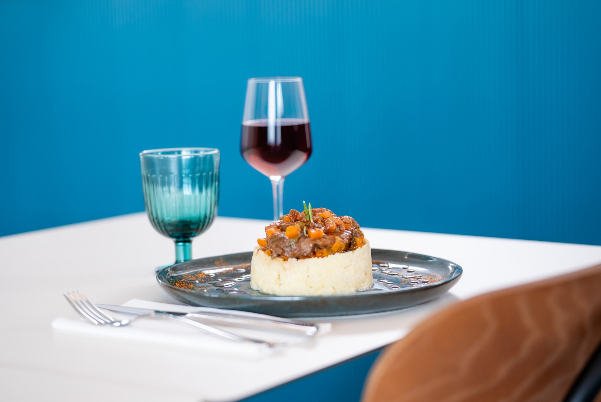 Bœuf mijoté, purée et sauce au vin